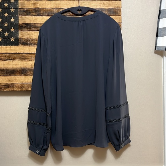 NWOT Loft Blouse - Picture 2 of 3